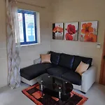 3 Bedrooms Maisonette With Pool *