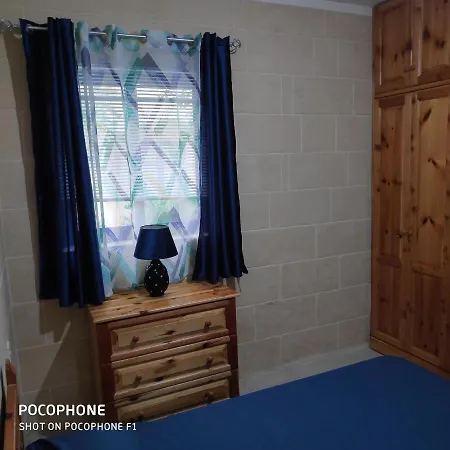 3 Bedrooms Maisonette With Pool Għajnsielem