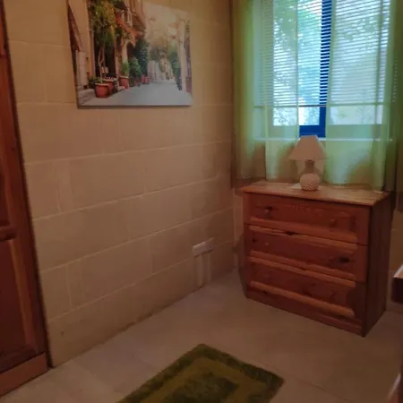 3 Bedrooms Maisonette With Pool * Għajnsielem