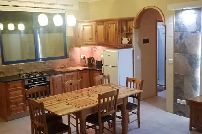 3 Bedrooms Maisonette With Pool Appartamento *