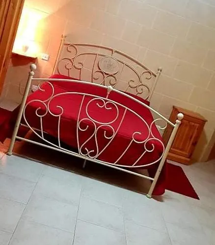 3 Bedrooms Maisonette With Pool Għajnsielem