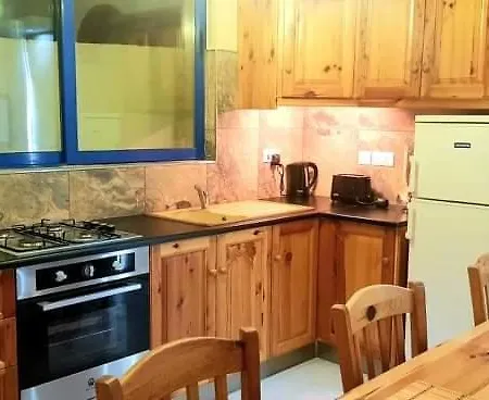 3 Bedrooms Maisonette With Pool *