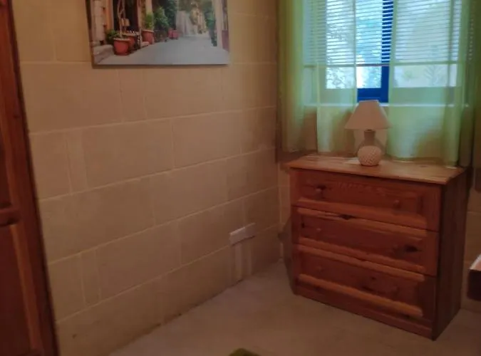 3 Bedrooms Maisonette With Pool * Ghajnsielem