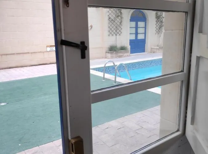 Apartment 3 Bedrooms Maisonette With Pool