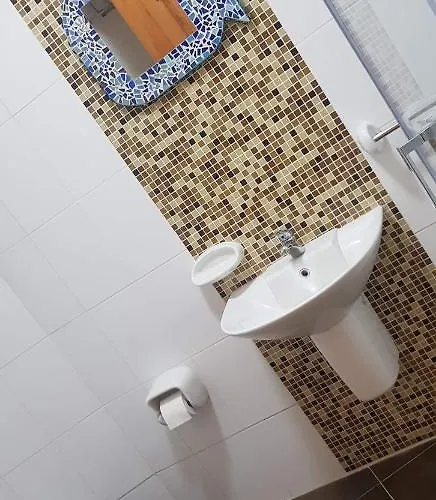 3 Bedrooms Maisonette With Pool *